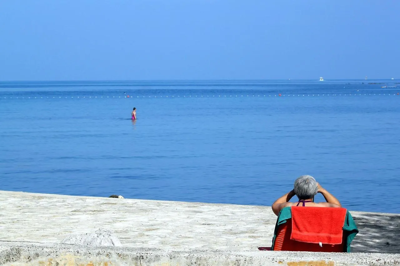 Apartments With A Parking Space Umag - 20421 Hırvatistan