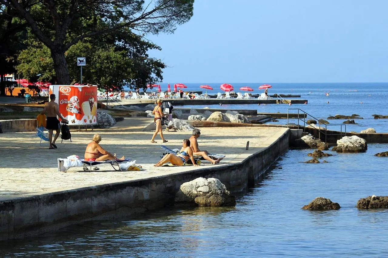 Apartments With A Parking Space Umag - 20421