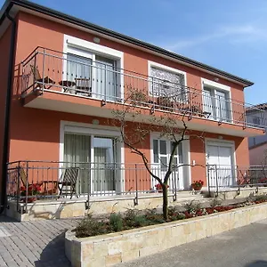 Nina Apartament